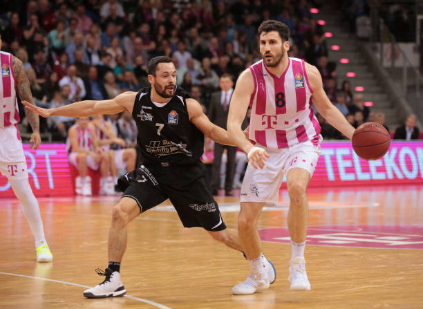 多位球员则 多位球员则